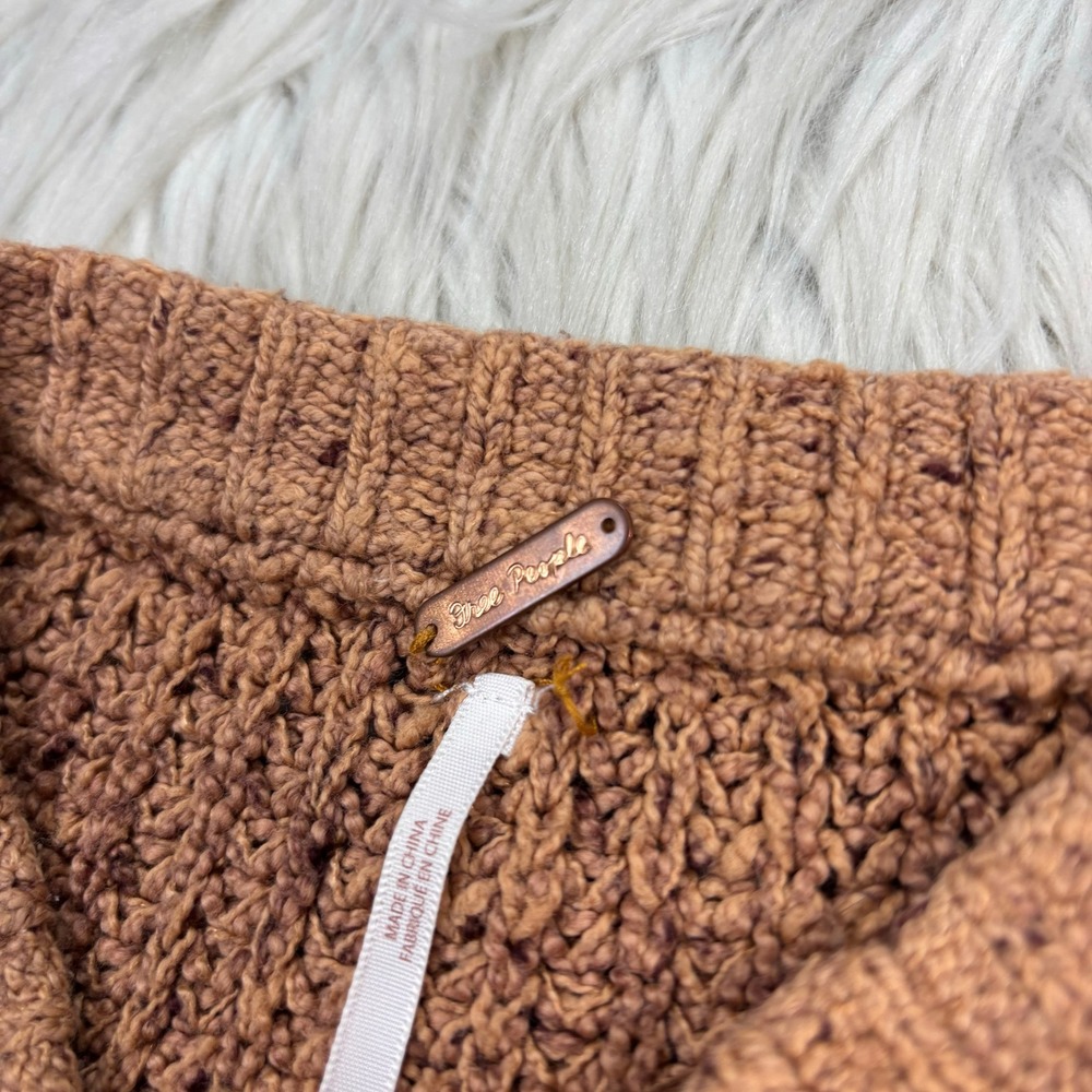 Free People Women's XS Brown On Your Side Cable Knit Crop Sweater Cabincore Boho - Picture 4 of 7